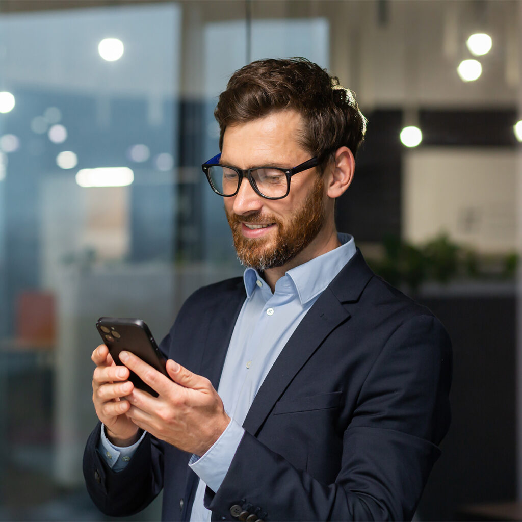 Tieni gli utenti coinvolti con l'app con persone reali